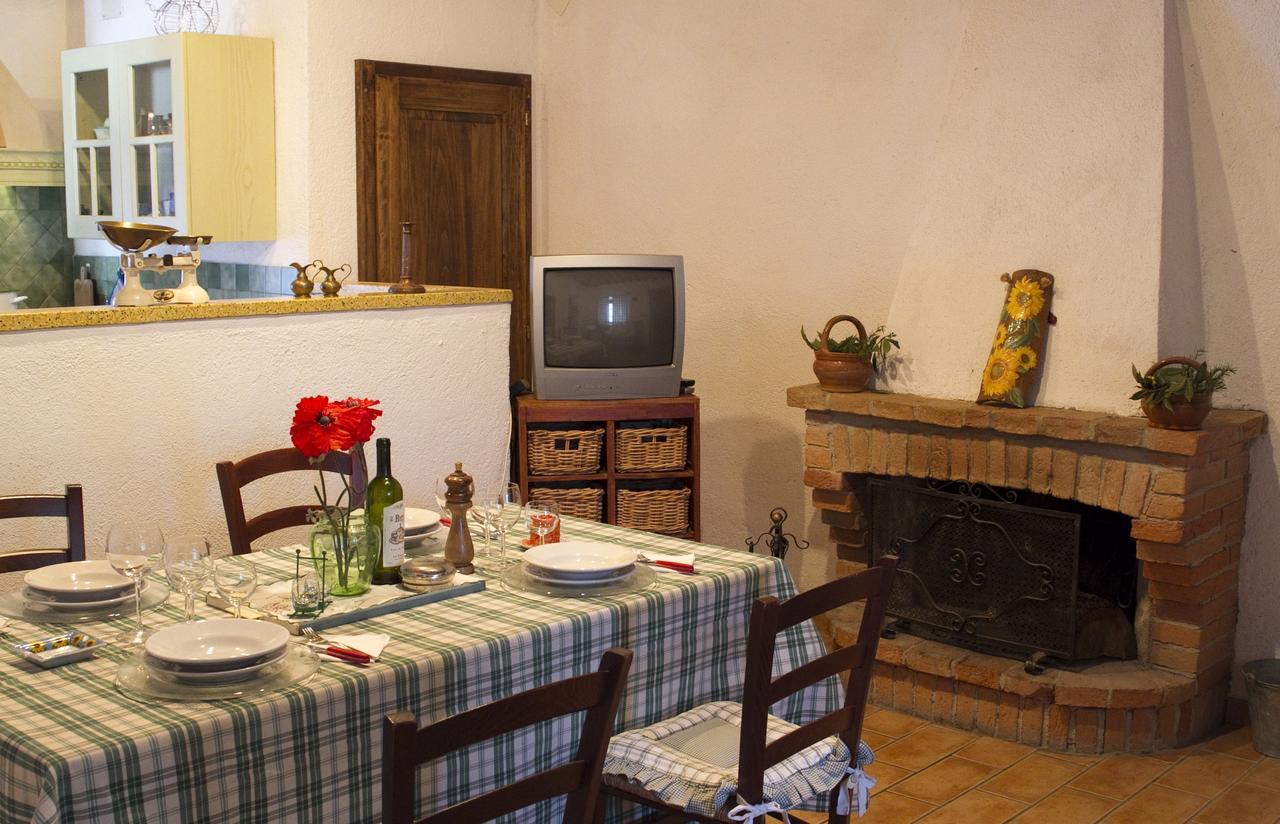 Agriturismo Santa Caterina Castelnuovo di Val di Cecina Δωμάτιο φωτογραφία