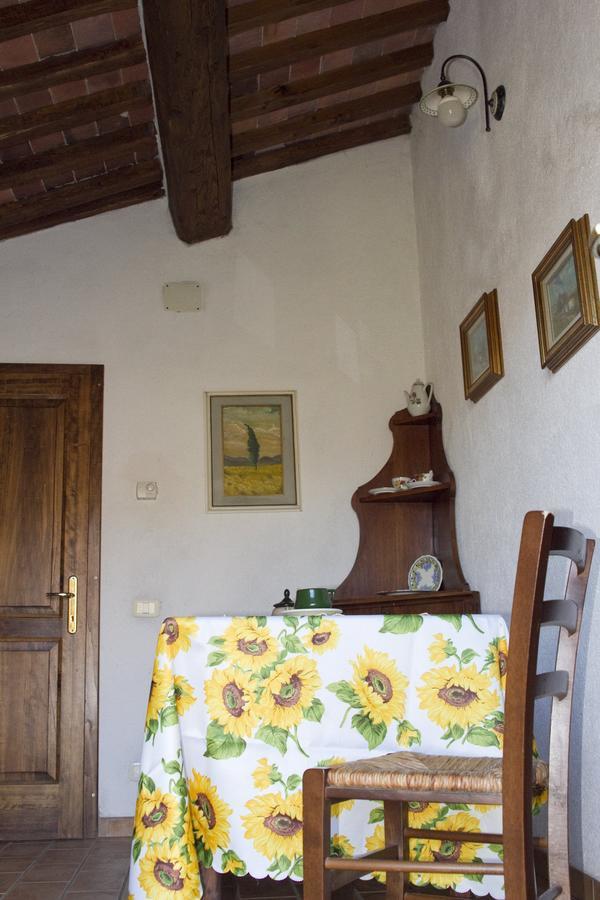 Agriturismo Santa Caterina Castelnuovo di Val di Cecina Δωμάτιο φωτογραφία